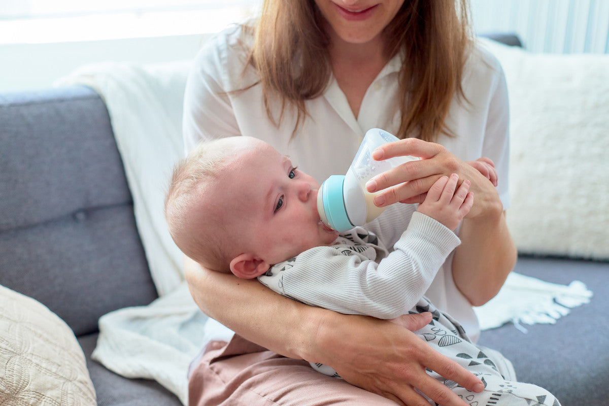 Marcus & Marcus - Silicone Angled Feeding Bottle & Dispensing Spoon Set- Mint - Laadlee