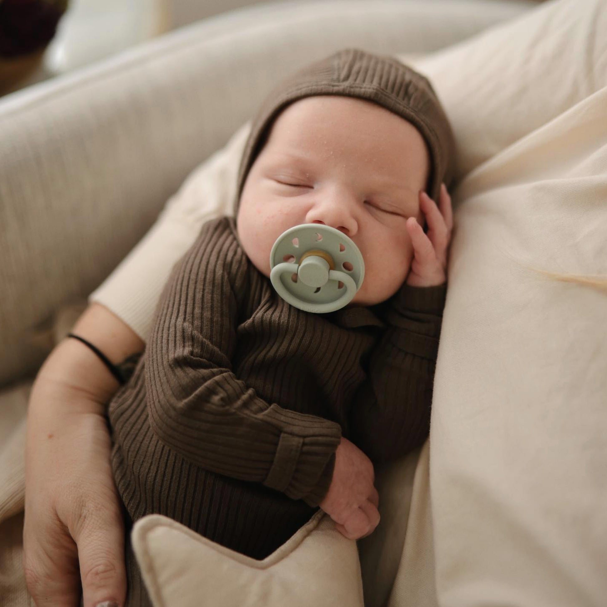 Frigg Daisy Latex Baby Pacifier 0-6M, 1Pack, Sage - Size 1 - Laadlee