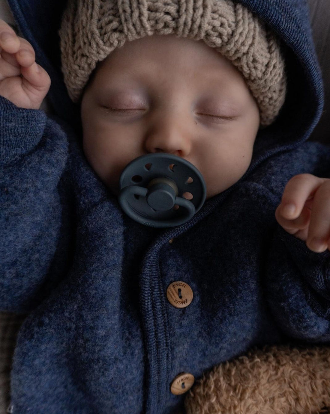 Frigg Daisy Latex Baby Pacifier 6M-18M, 1Pack, Dark Navy - Size 2 - Laadlee