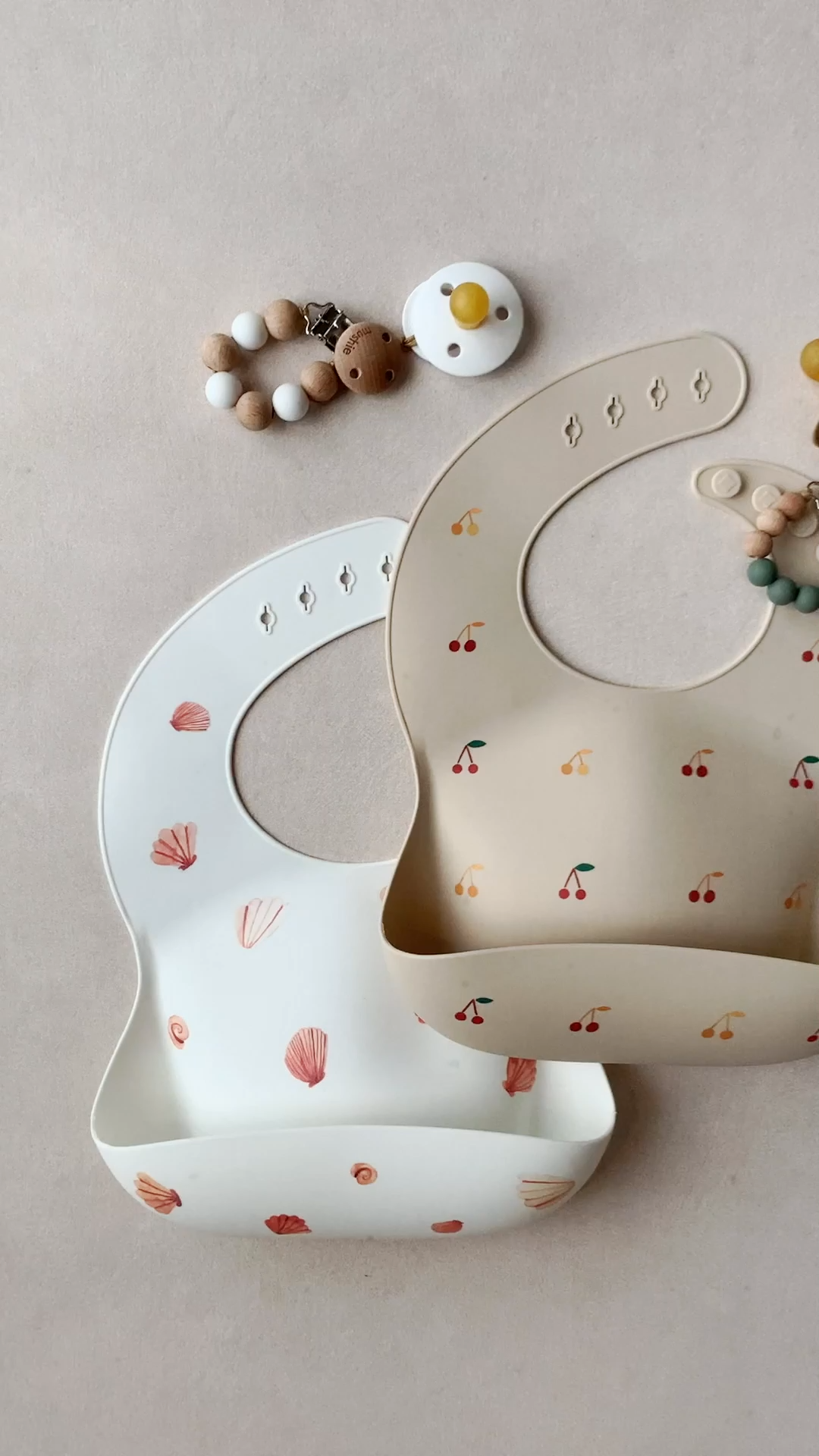 Mushie Silicone Bib Light Shell - Laadlee