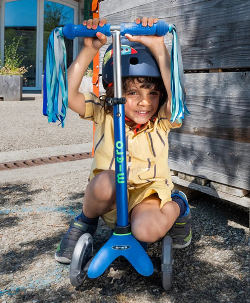 Mini Micro Deluxe Scooter with LED Wheels - Crystal Blue - Laadlee