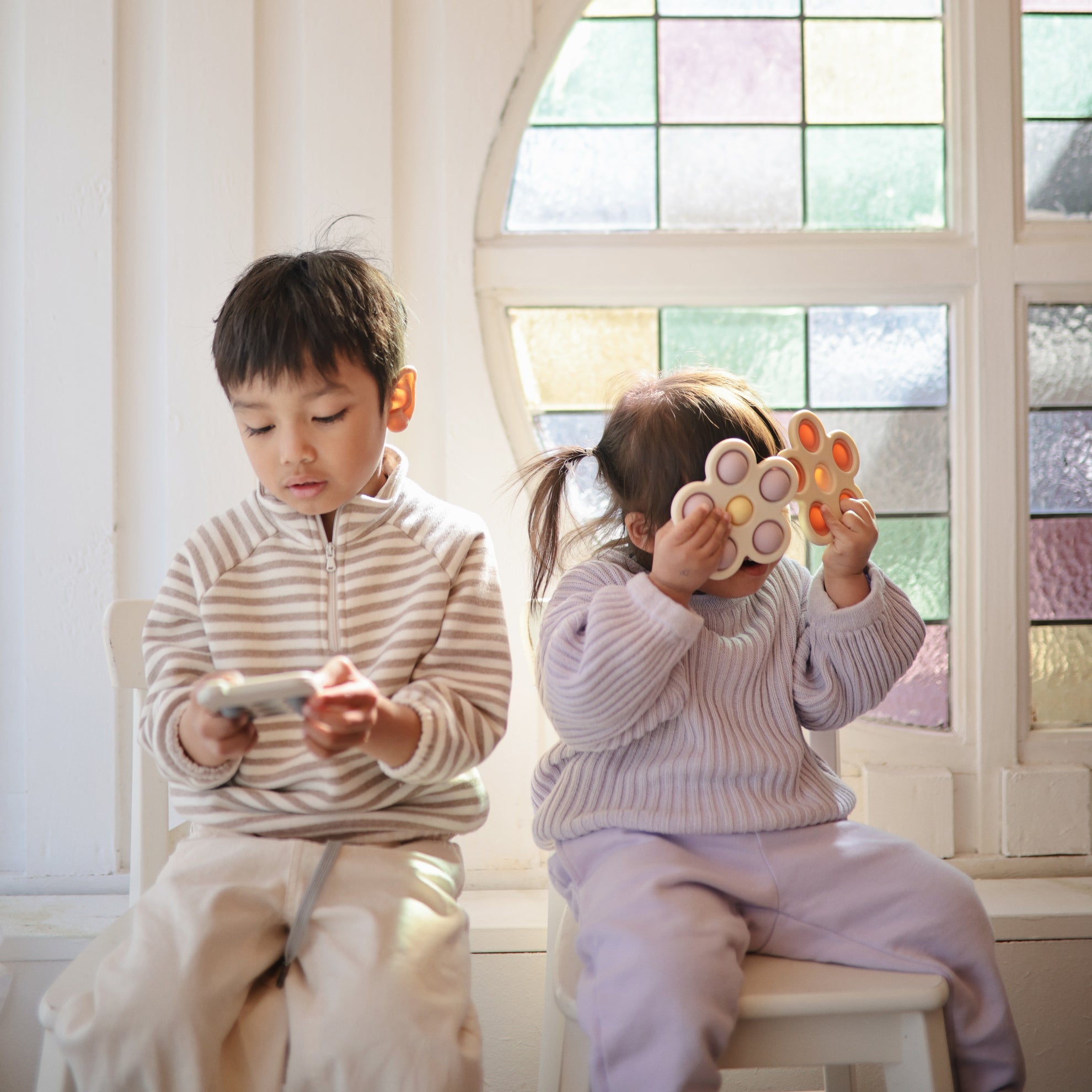 Mushie Flower Press Toy Dried Thyme/Natural/Shifting Sand - Laadlee