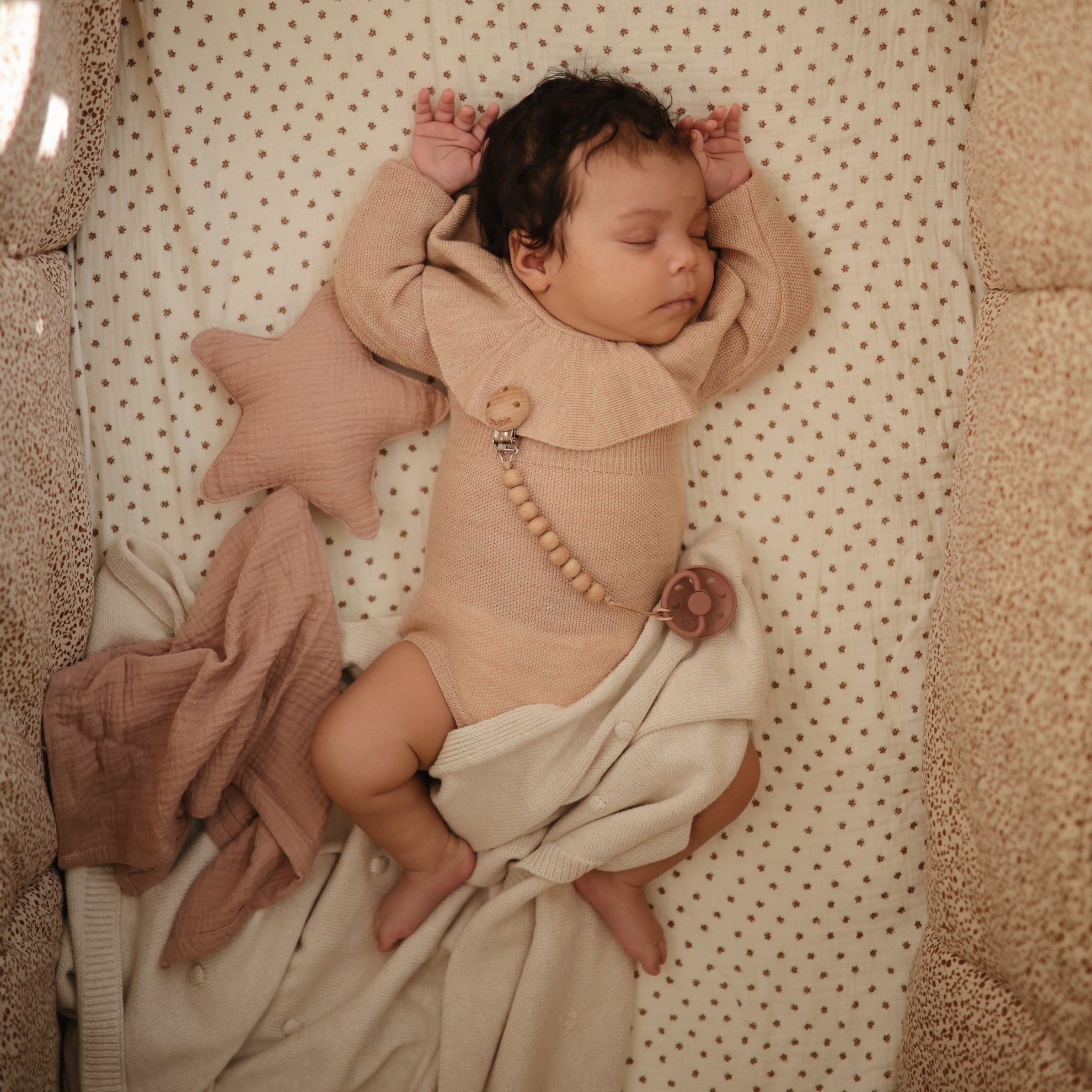 Mushie Knitted Baby Blanket Textured Dots Off White Melange - Laadlee