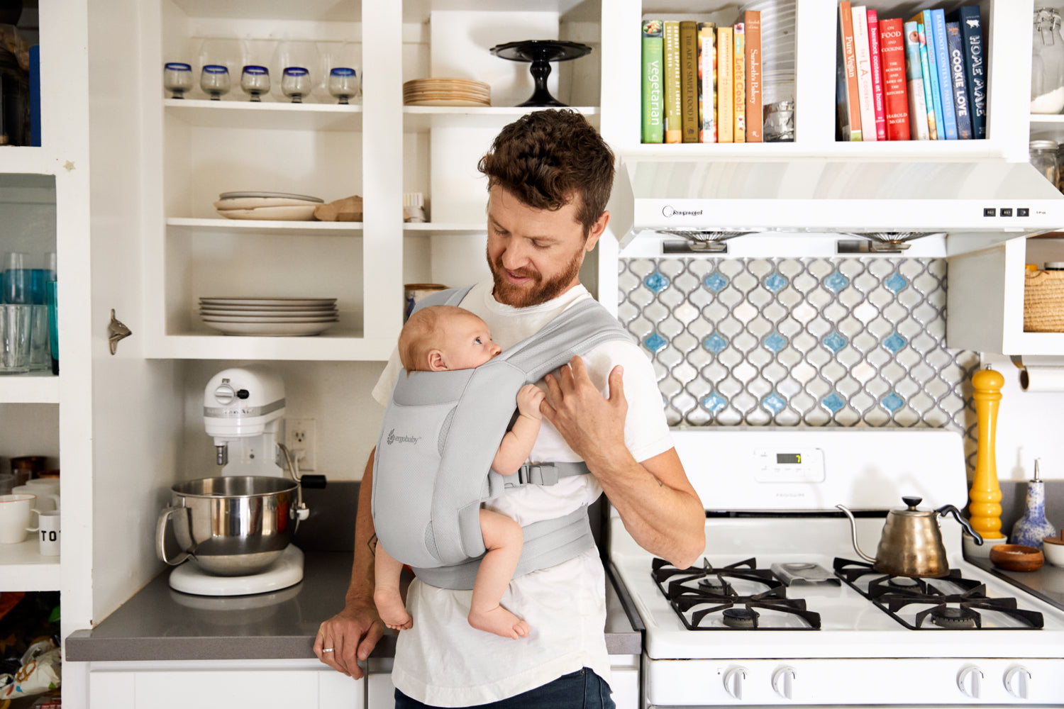 Ergobaby Embrace Soft Air Mesh Newborn Baby Carrier - Soft Grey - Laadlee