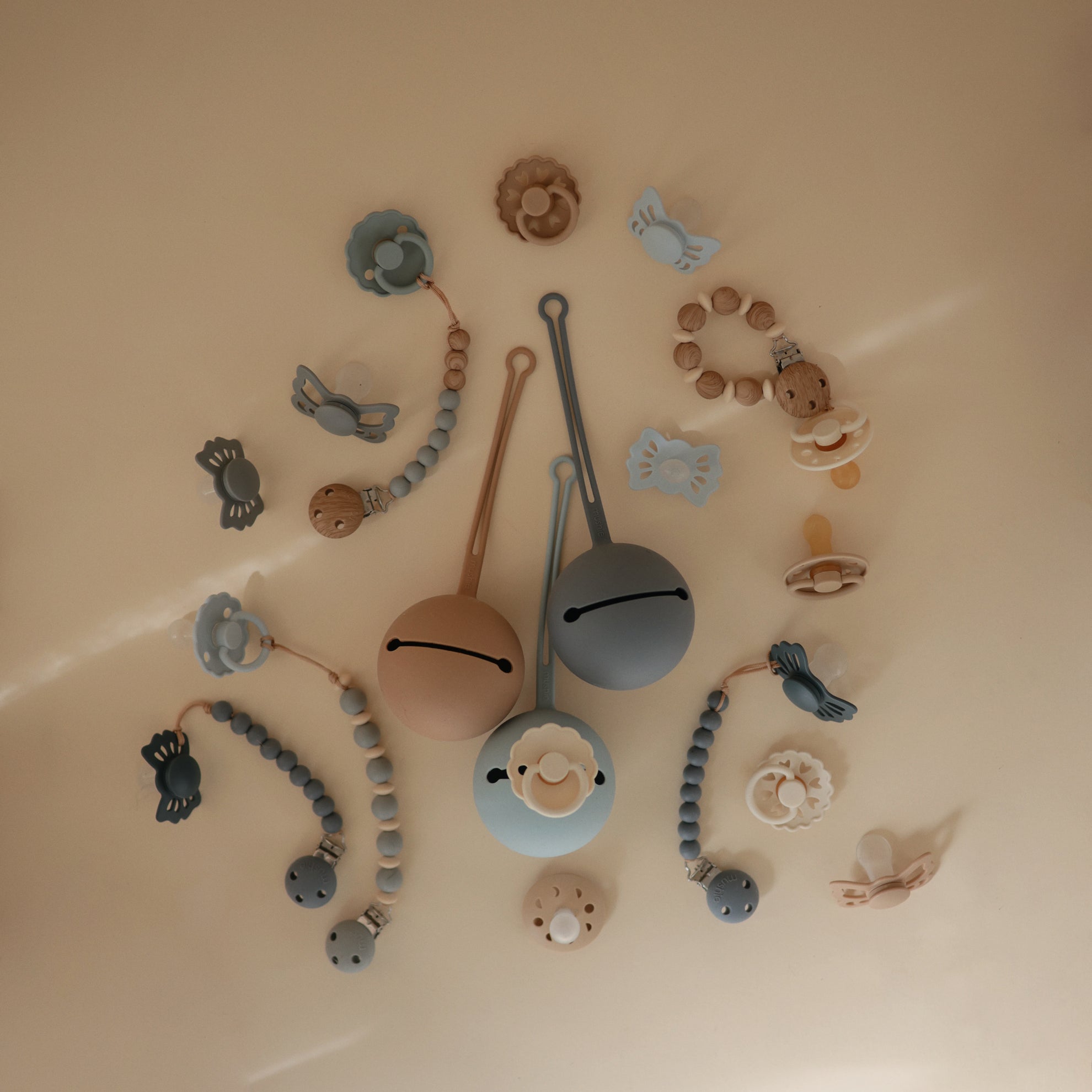 Mushie Pacifier Clips Eva Cloud - Laadlee
