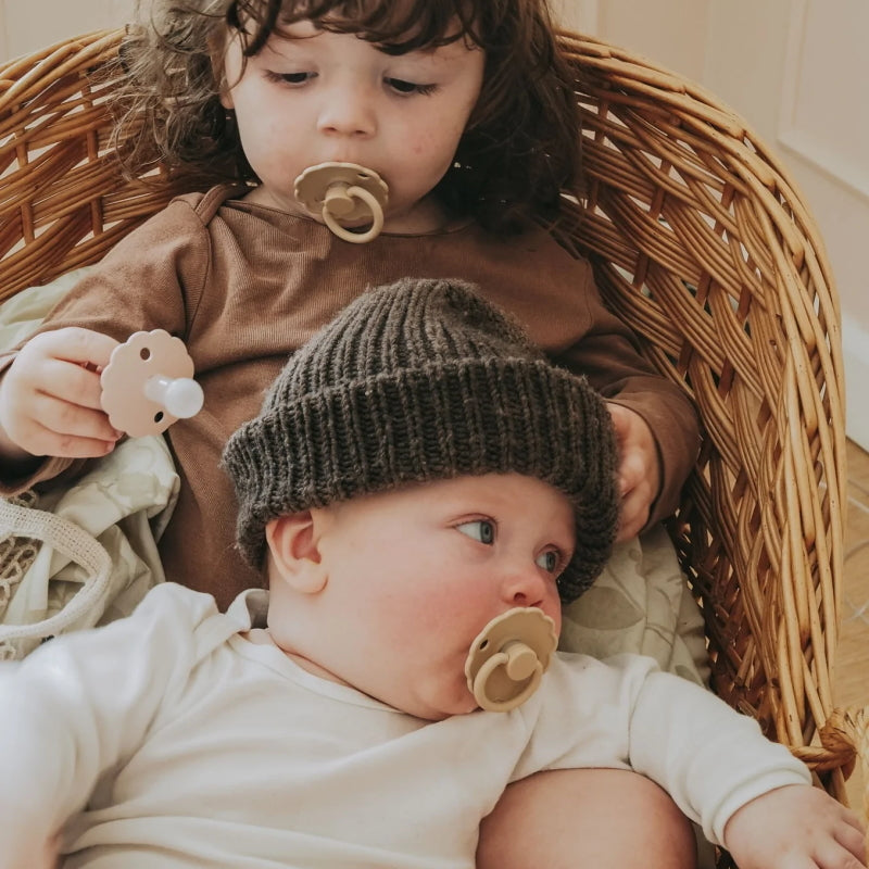 Frigg Daisy Latex Baby Pacifier 6M-18M, 2Pack, Cappucino/Cream - Size 2 - Laadlee