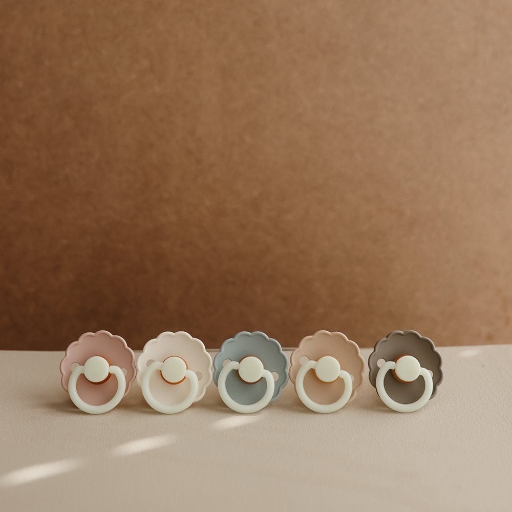 Frigg Daisy Latex Baby Pacifier 6M-18M, 2Pack, Portobello/Croissant - Size 2 - Laadlee
