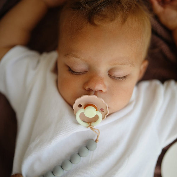 Frigg Daisy Silicone Baby Pacifier 0-6M, 1Pack, Cream Night - Size 1 - Laadlee