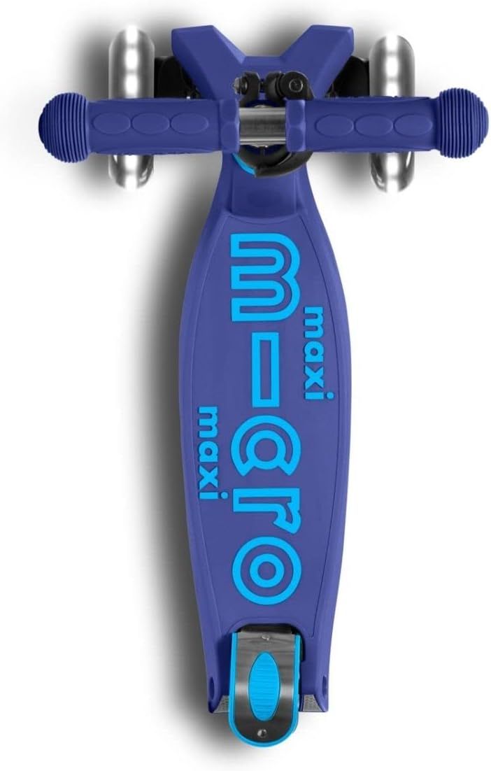 Maxi Micro Deluxe Foldable LED Scooter - Navy - Laadlee