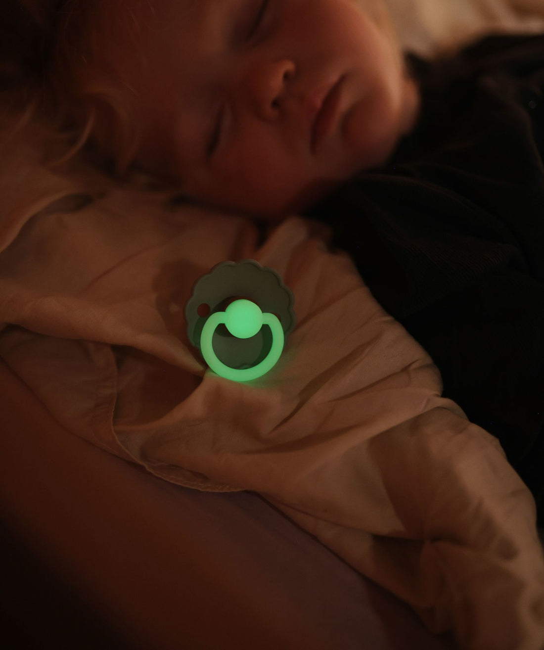 Frigg Daisy Silicone Baby Pacifier 6M-18M, 1Pack, French Gray Night - Size 2 - Laadlee