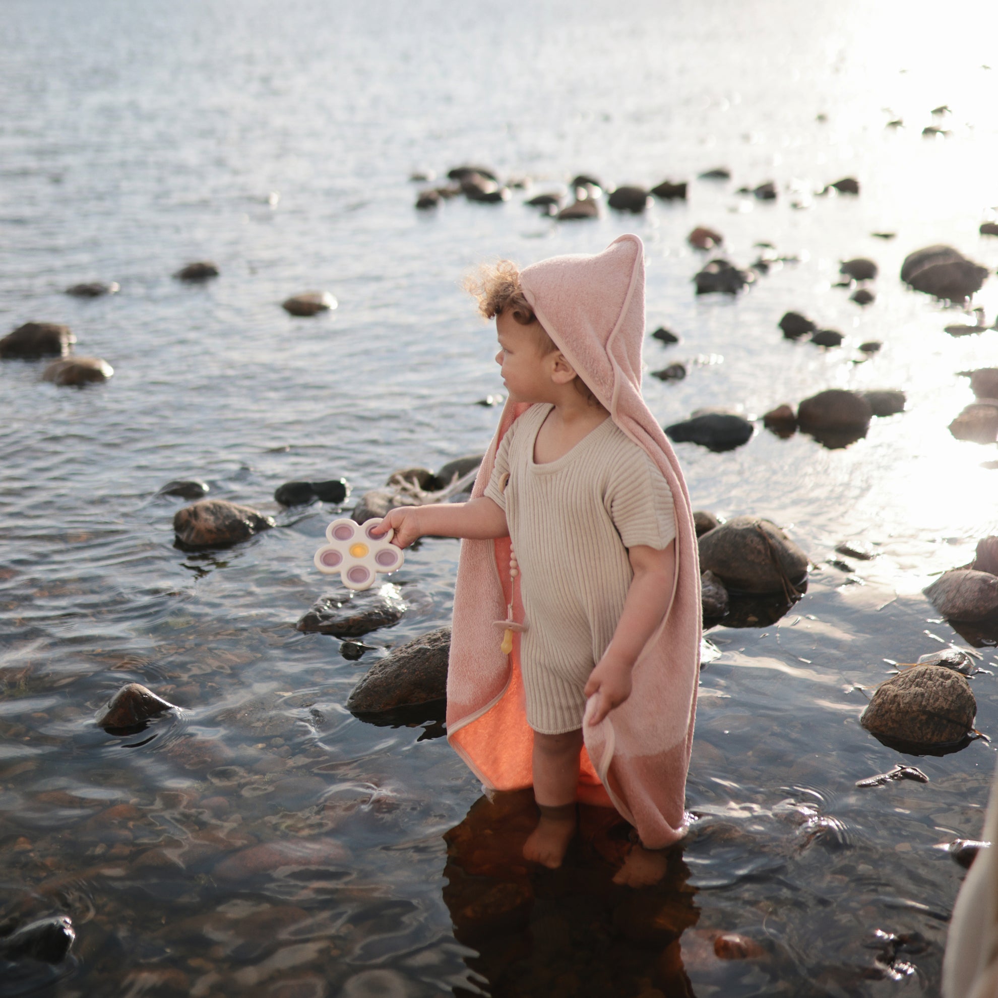 Mushie Flower Press Toy Rose/Blush/Shifting Sand - Laadlee