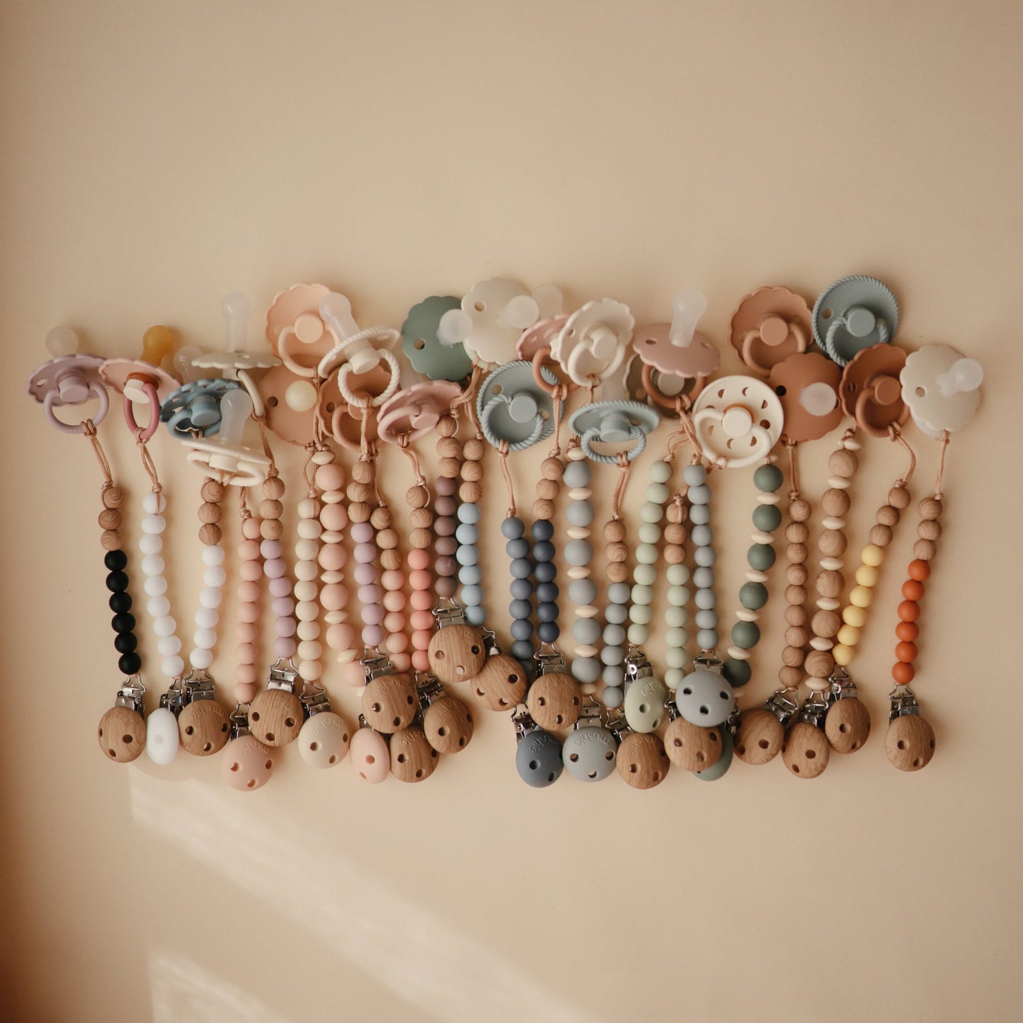 Mushie Pacifier Clips Eva Dried Thyme - Laadlee