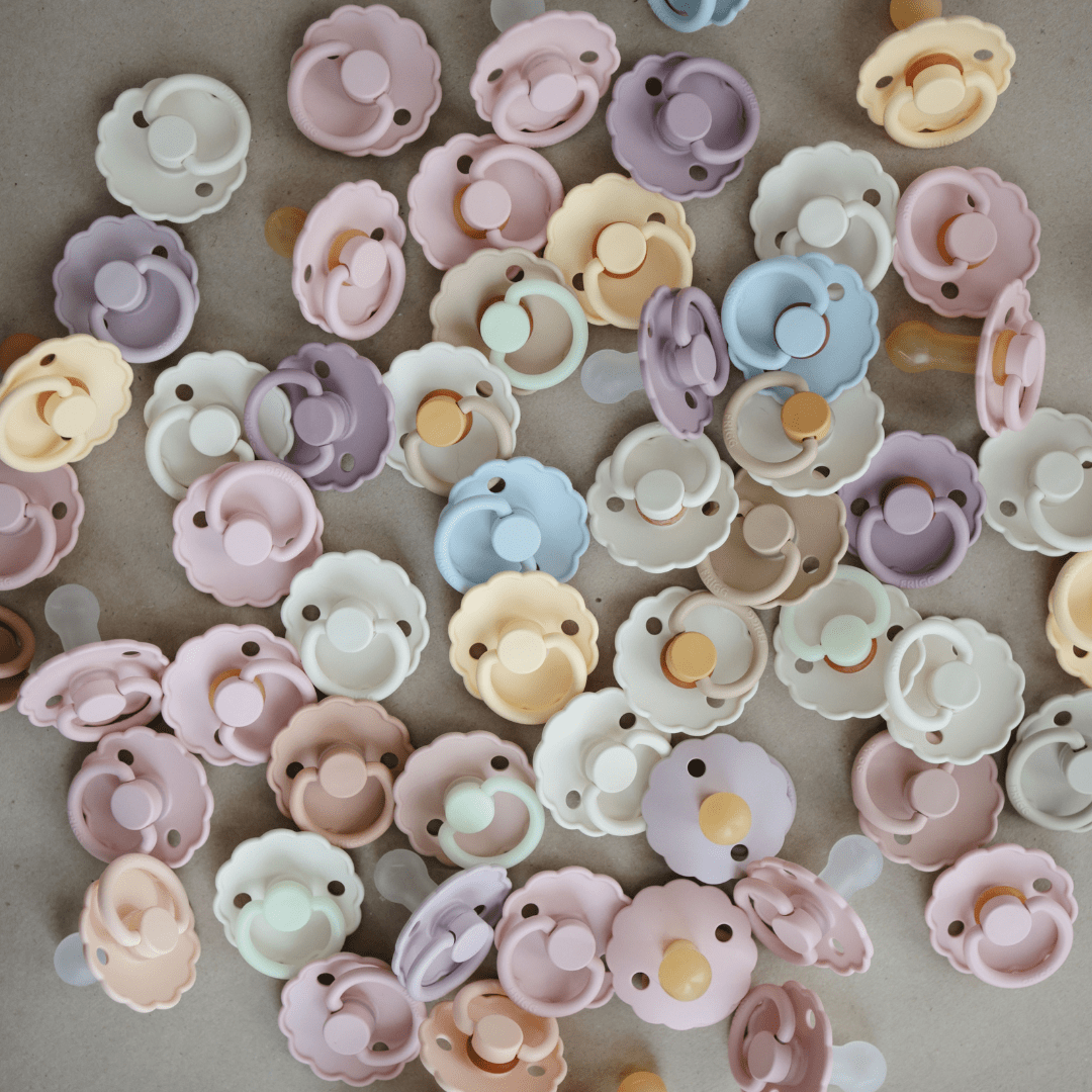 Frigg Daisy Latex Baby Pacifier 0-6M, 2Pack, Aurora/Bright White - Size 1 - Laadlee