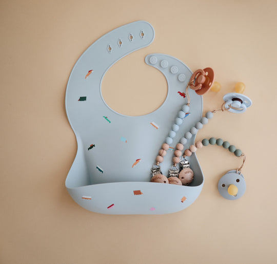 Mushie Silicone Bib Retro Cars - Laadlee