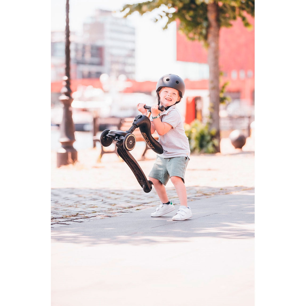 Scoot & Ride Limited Edition Kid Helmet S-M - Black/Gold - Laadlee