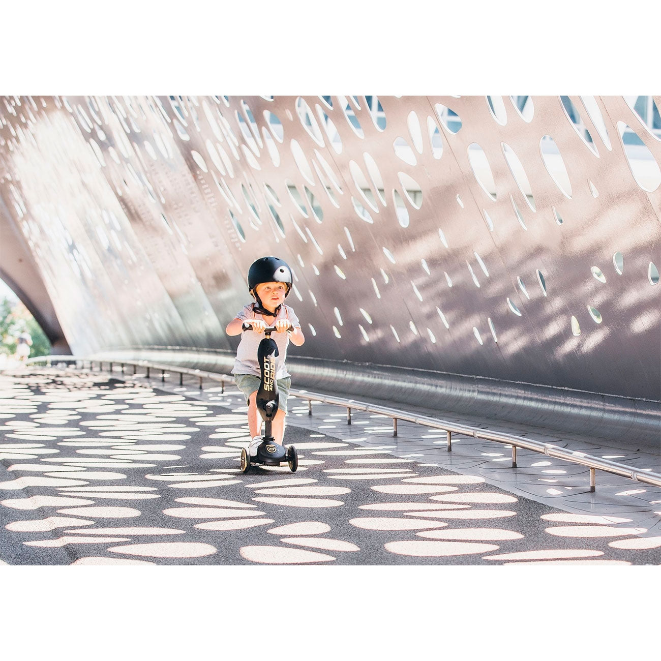 Scoot & Ride Limited Edition Kid Helmet S-M - Black/Gold - Laadlee