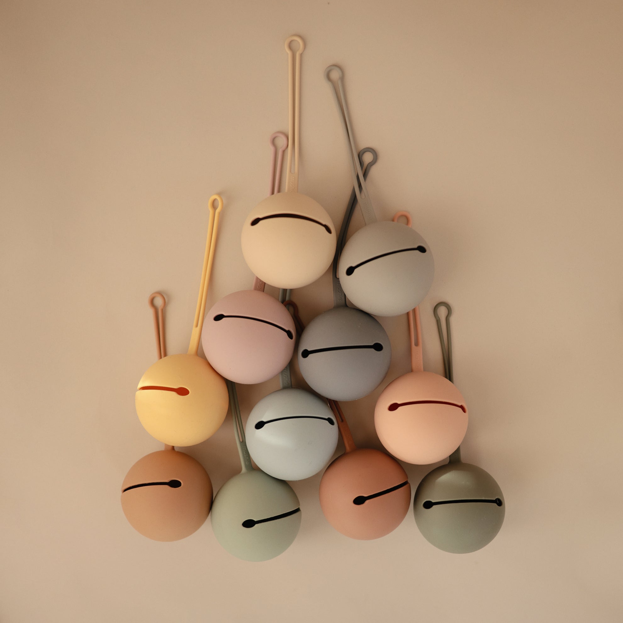 Mushie Pacifier Case Shifting Sand - Laadlee