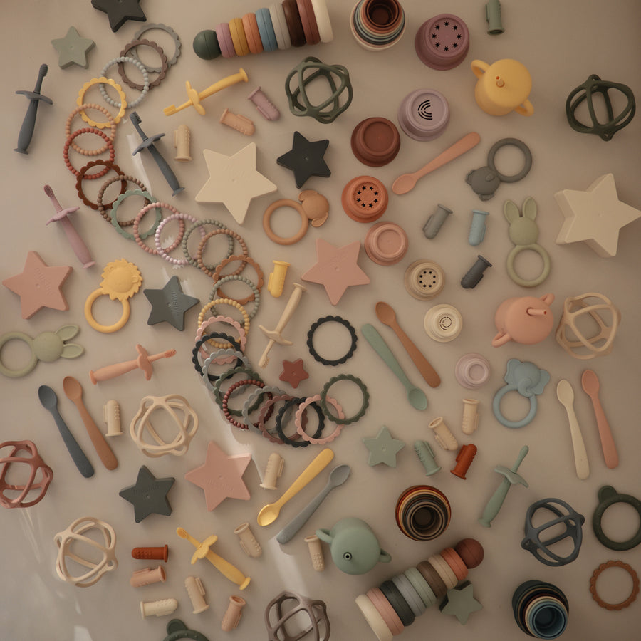 Mushie Silicone Pearl Teether Bracelets Clary Sage/Tuscany/Desert Sand - Laadlee