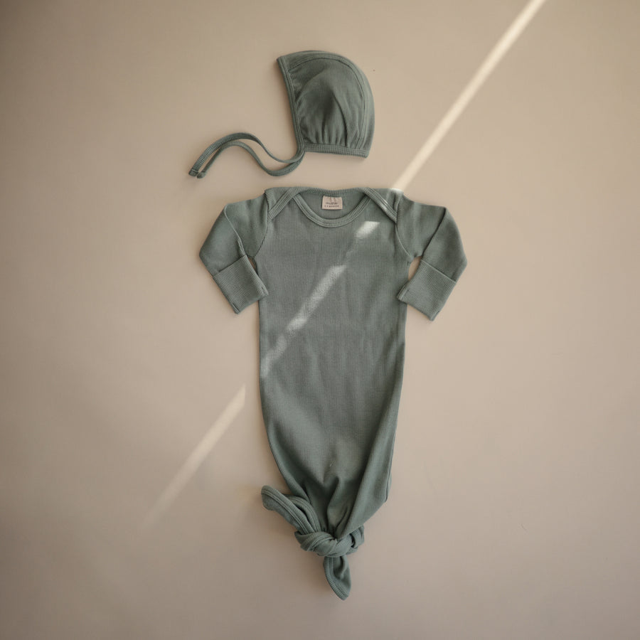 Mushie Ribbed Baby Bonnet Roman Green - Laadlee