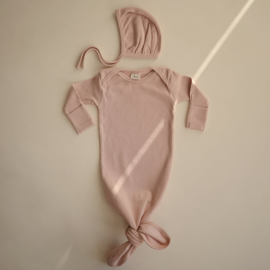 Mushie Ribbed Baby Bonnet Blush - Laadlee